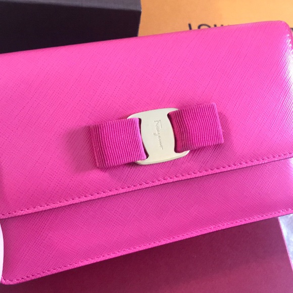 Authentic Salvatore Ferragamo Epi belt bag - Picture 4 of 8